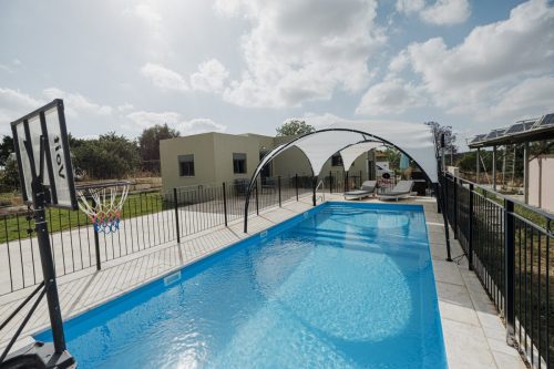 Pool - בריכה